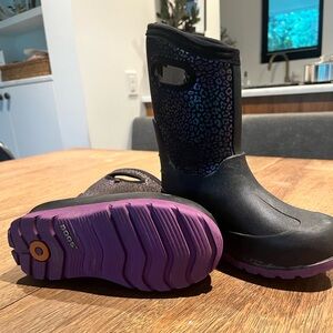 Bogs Kids Black and Purple Snow Boots